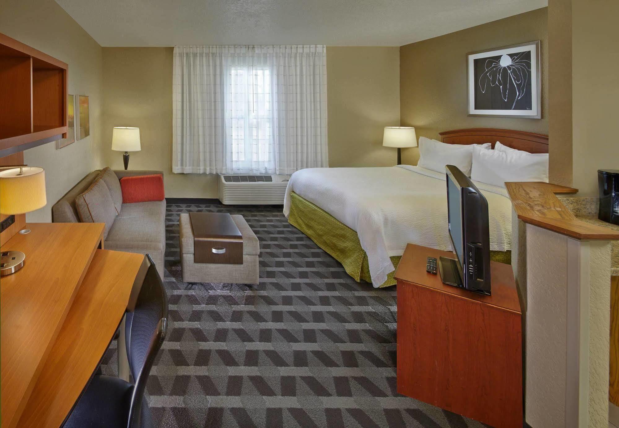 Towneplace Suites By Marriott St. Petersburg Clearwater Extérieur photo