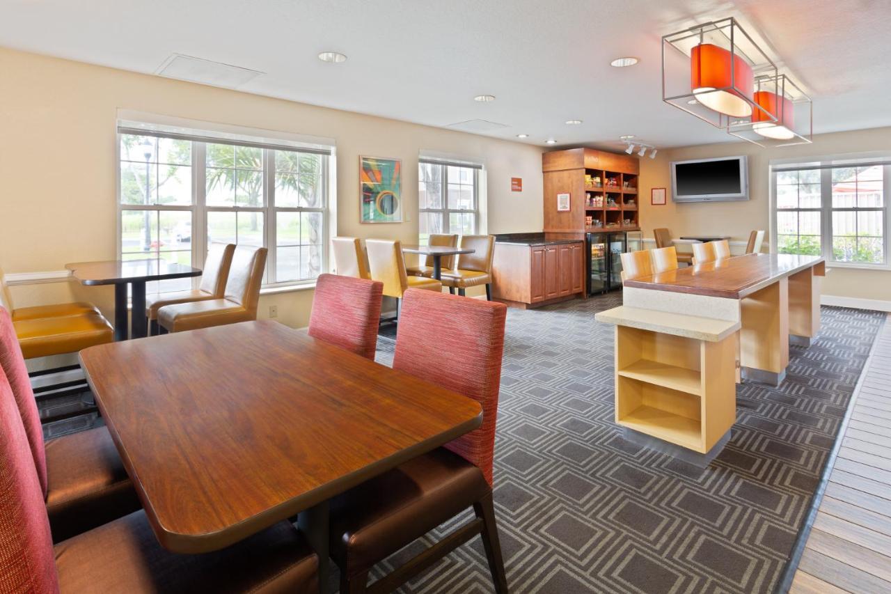 Towneplace Suites By Marriott St. Petersburg Clearwater Extérieur photo